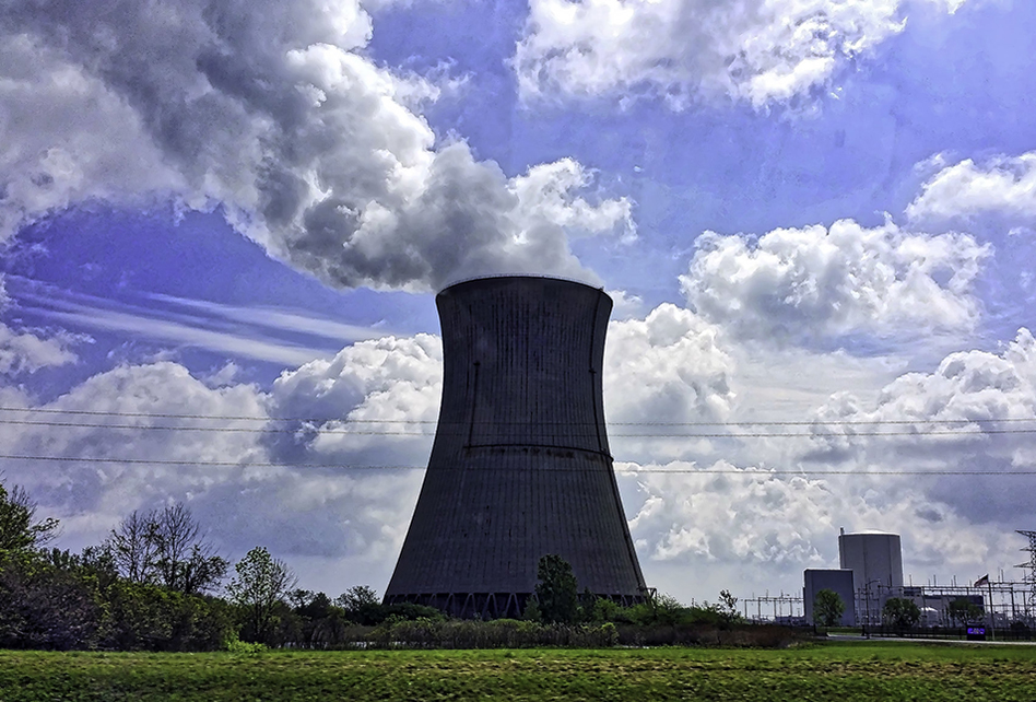 Nuclear power plant (Source: Flickr/llee_wu)