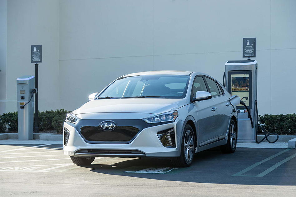 Photo: 2017 Hyundai Ioniq Electric, Hybrid & Plug-in Hybrid: Green Envy (Source: Flickr/Automotive Rhythms) Paltsev_UNFCCC_WEB.jpg