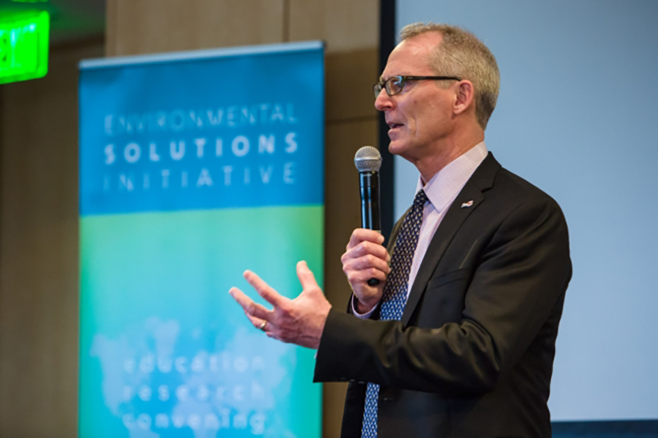 Former Congressman Bob Inglis speaks at MIT on April 25. Photo: Casey Atkins bob-inglis-mit-esi-2017_0_WEB.jpg