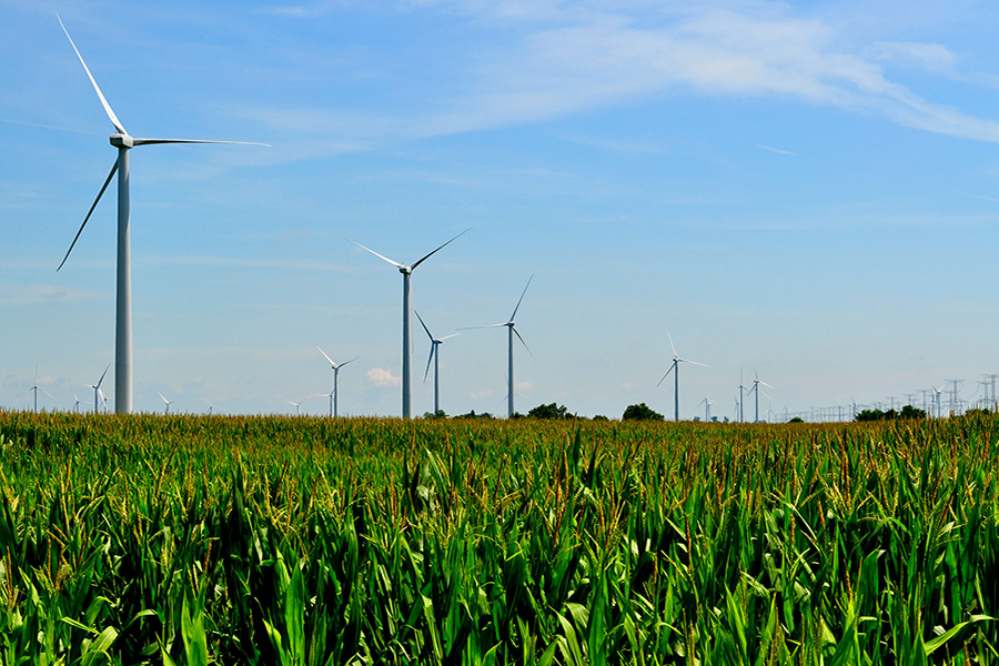 Photo: Illinois Wind Farm (Source: Flickr/Tom Shockey)