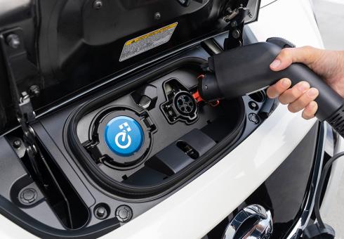 Nissan electric vehicle (Source: Flickr/FirstEnergy) Paltsev_WashPo.jpg