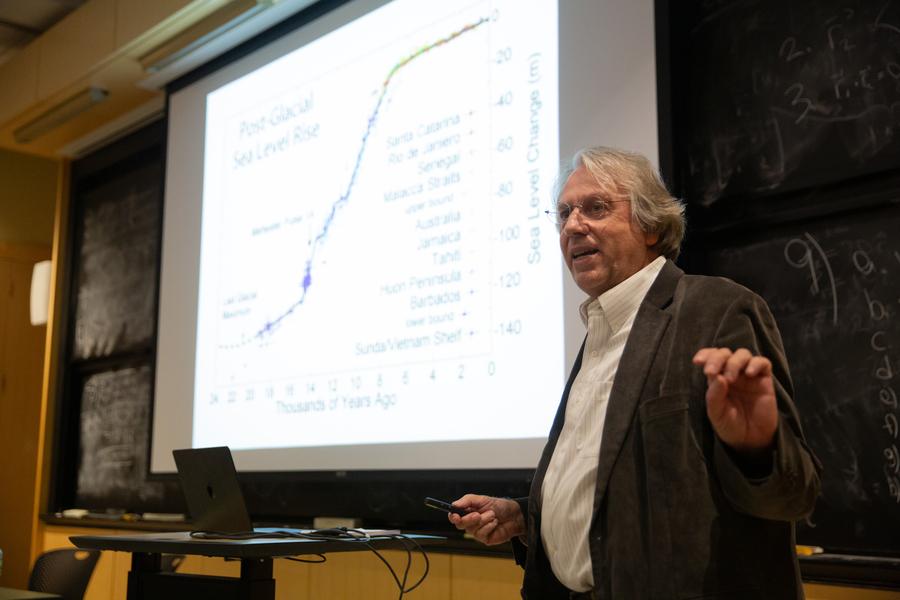 Kerry Emanuel discusses sea level rise during a civil discourse on climate change. Photo: Kevin Ly
